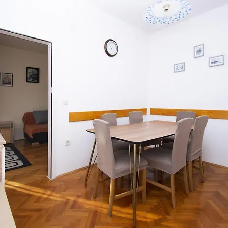 Monika Apartment *