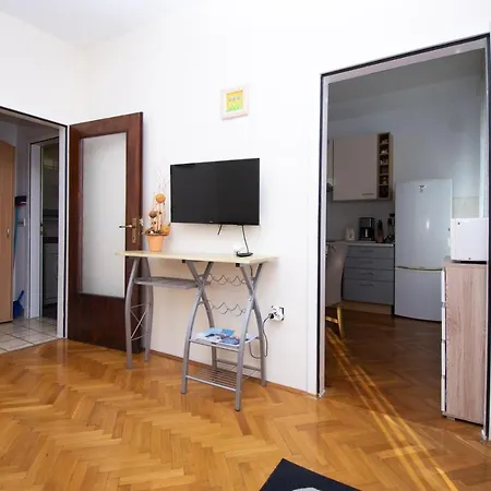 Monika Apartment *